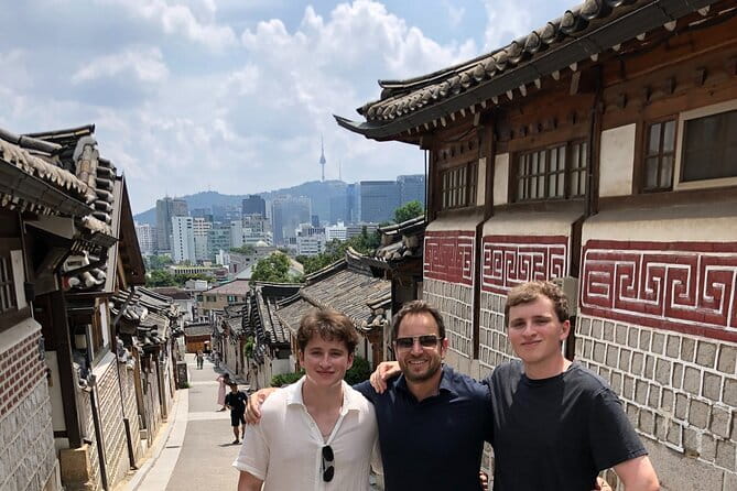Lee’s Private 4-hour Customized Seoul Tour - What Lee adds beyond a map