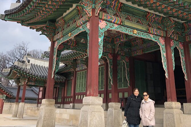 Lee’s Private 4-hour Customized Seoul Tour - Starting at Starbucks Anguk in Jongno