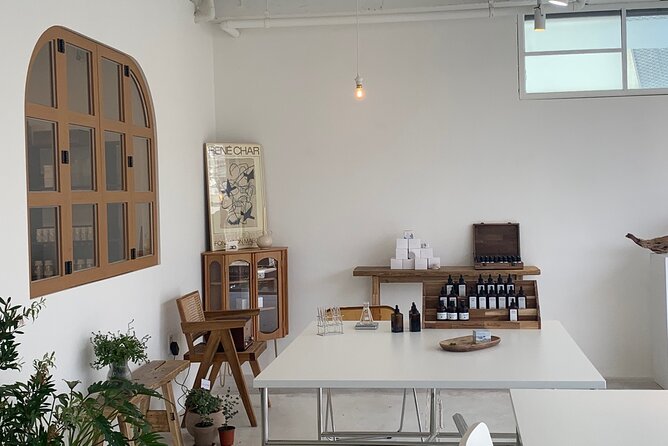 Make your K-scent perfume: Modern oneday class in Seoul - Forty accords and a Korean scent menu