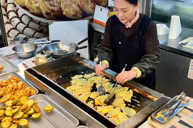 Mangwon Market Food tour By Locals; Cheap Eats to Fancy Feast - Finishing with fried chicken at Mangwon Hangang Park