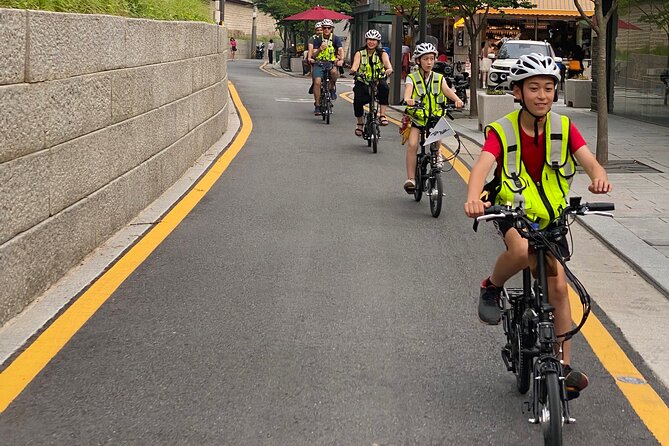Market Food Tour & Evening E-bike Ride in Seoul - Why an evening bike ride works so well in Seoul