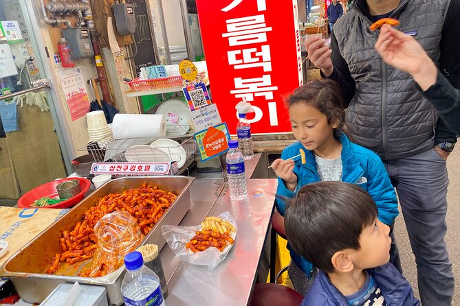 Morning Pedicab Heritage Tour - Photographing Bukchon Hanok Village