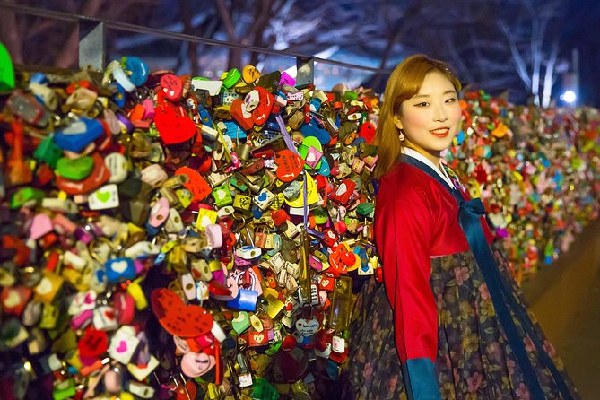 N Seoul Tower Hanbok Rental - The indoor studio, a useful rainy-day option