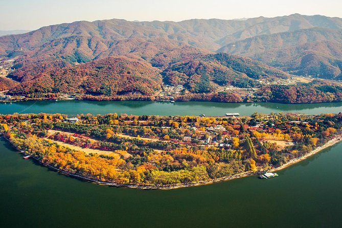 Nami Island & Garden of Morning Calm & Gangchon Railbike Tour - Garden of Morning Calm in Autumn and Winter