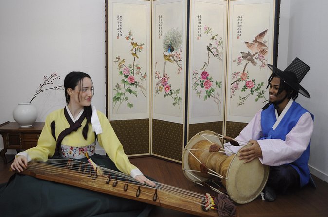 Play Gayageum in Hanbok Cultural Experience in Bukchon - Learning a Korean folk song in 80 minutes