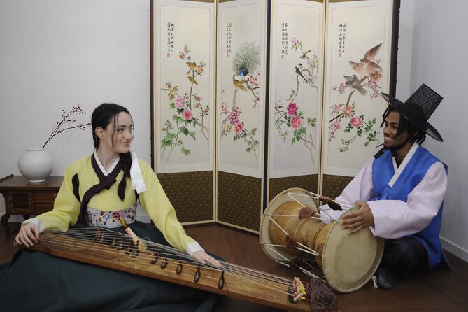 Play Gayageum in Hanbok Cultural Experience in Bukchon - Playing in a hanok-style music hall