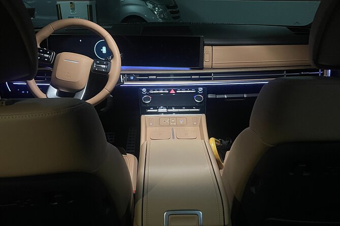 Private Airport Transfer from/to Incheon Airport to/from Seoul - Luggage and group size