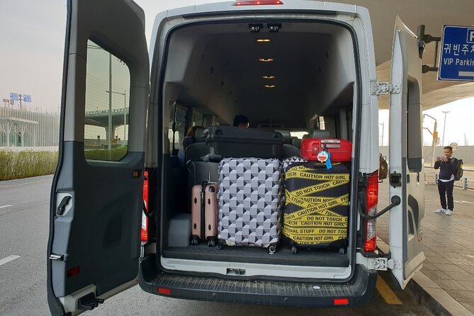 Private Airport Transfer: Incheon Airport to Seoul City 1-12 pax - What the private van is like for large groups