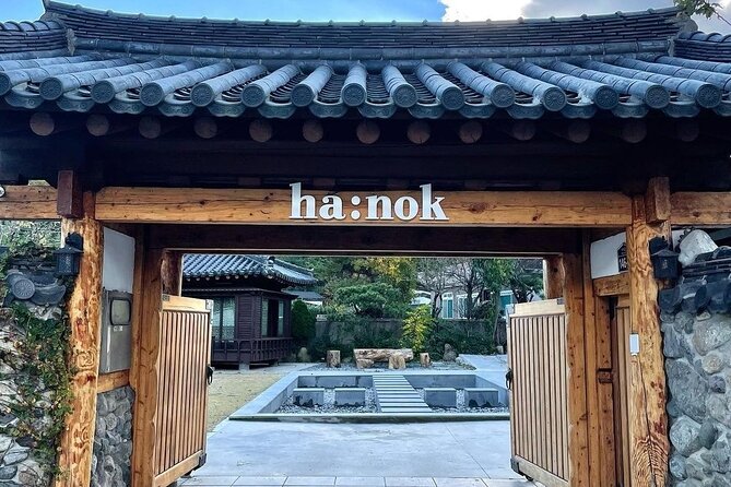 Private Busan Tour -Explore Cultural Landmarks with a Local Guide - Gamcheon Culture Village, color, hills, and postwar stories