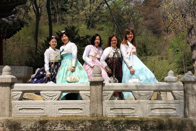 Private day tour Korea(Seoul trip) with Professional Photographer - Photography that adds value to the day