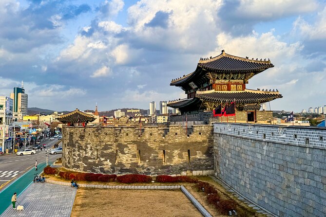Private Day Trip to Korean Folk Village and Hwaseong Fortress - Walking, pace, and who should book