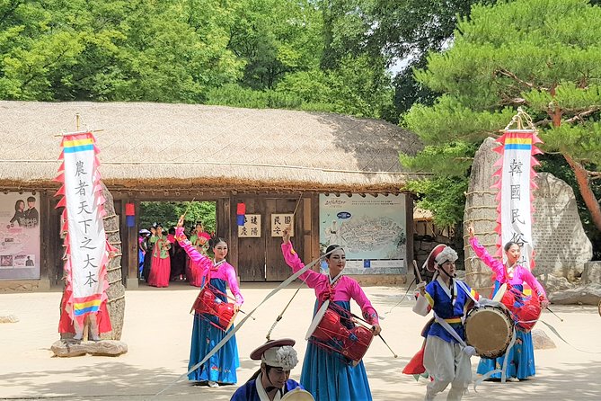 Private day trip to Korean Folk Village & Dae Jang Geum Park - What a private guide adds to the day