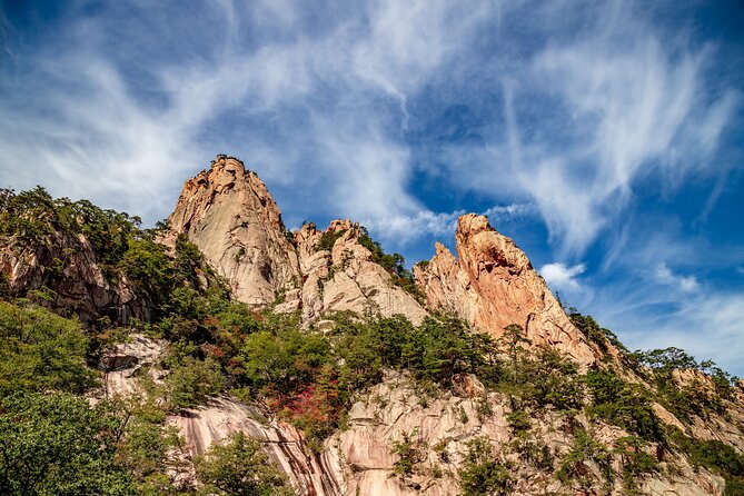 Private Day Trip to Seoraksan National Park - Seoraksan National Park and the Gwongeumseong cable car
