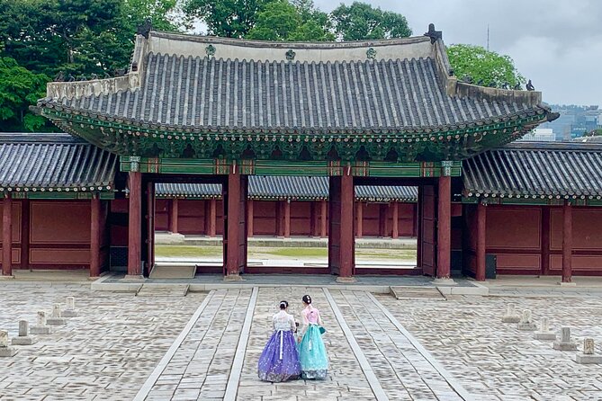 Private Full-Day Guided Tour in Seoul with Lunch, Tea and Dinner - Tosokchon Samgyetang: a substantial Korean lunch