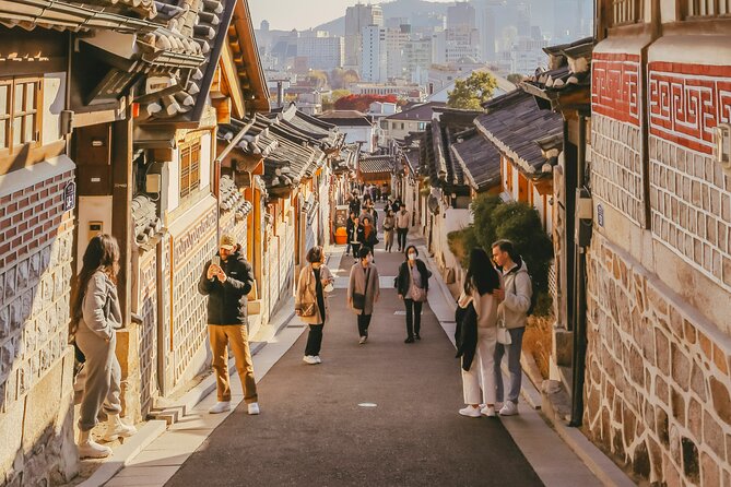 Private Full Day Seoul City Tour and N Tower Cable Car - Guides are the biggest reason to book