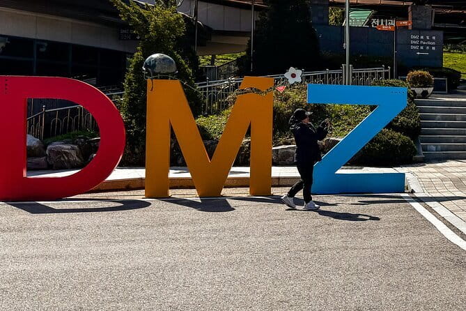 Private Guided Tour in DMZ with Lake (Optional Incheon Layover) - The DMZ offers a controlled look at a closed border