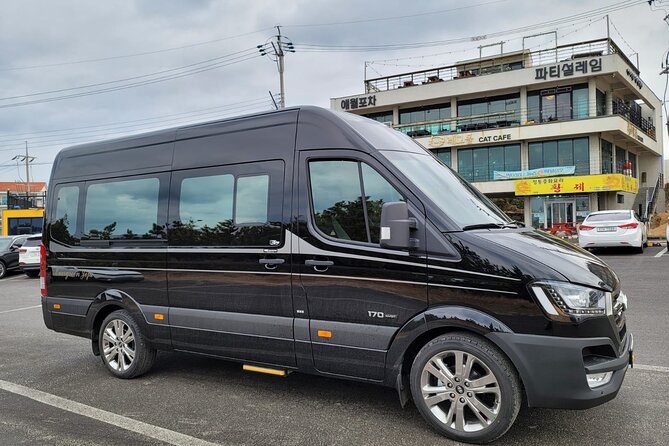 Private Half Day South and West Tour in Jeju Island - Jeongbang Waterfall and the Sea Below