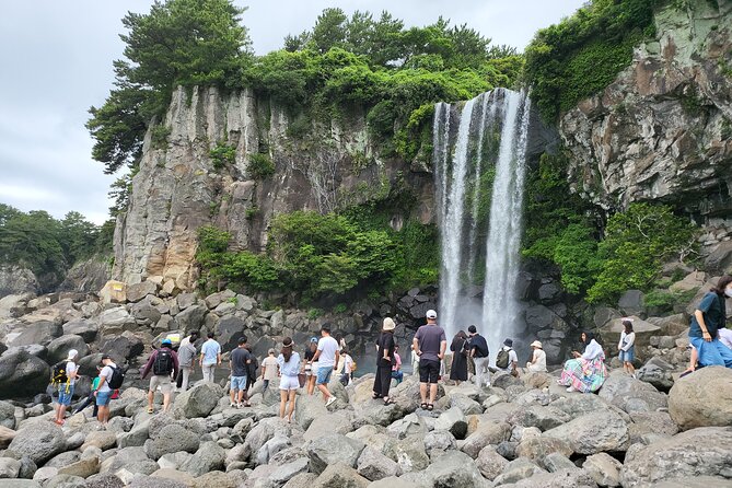 Private Half Day South and West Tour in Jeju Island - Yongmeori Coast and Jeju’s Layered Lava