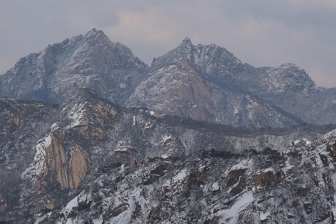 Private Hiking to Bukhansan & Korean Style Spa(Include Lunch) - A Local Korean Lunch After the Climb