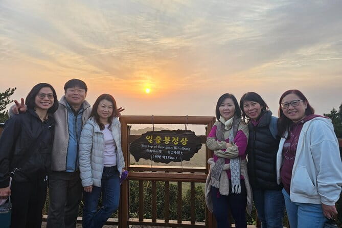 Private Jeju Customized Tour with Local Guide Mr.LEE Hong-min - South Jeju: waterfalls and coastal rock
