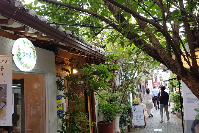 Private Layover Tour from Incheon Airport to Seoul - The guides make the private format worthwhile