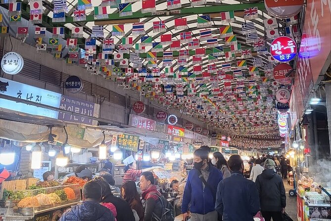 Private Seoul City Tour Palace, village, temple, market - What this private Seoul tour does well