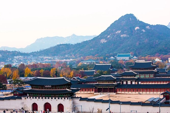 Private Seoul City Tour Palace, village, temple, market - A look toward the Blue House