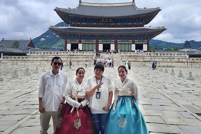 Private Seoul City Tour Palace, village, temple, market - Insadong is the best browsing stop
