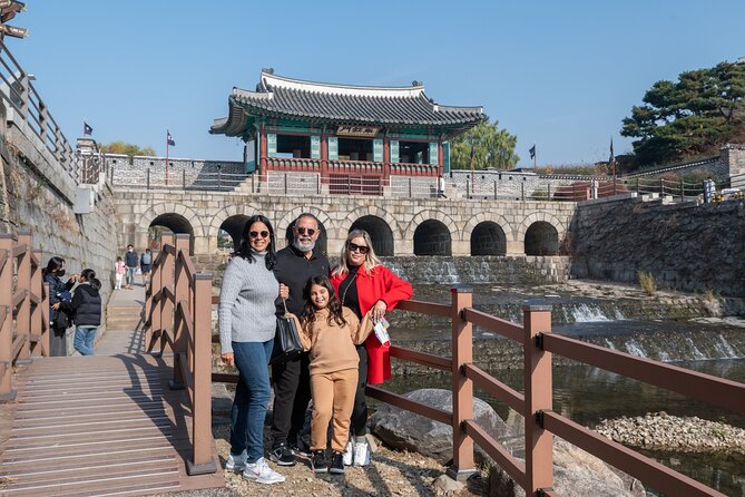 Private Tour around Suwon UNESCO Fortress and Korea Folks Village - Who will enjoy this day most