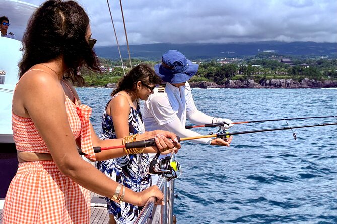 Private Tour in South Jeju including Yacht Cruise - Seeing Jeongbang Waterfall meet the sea