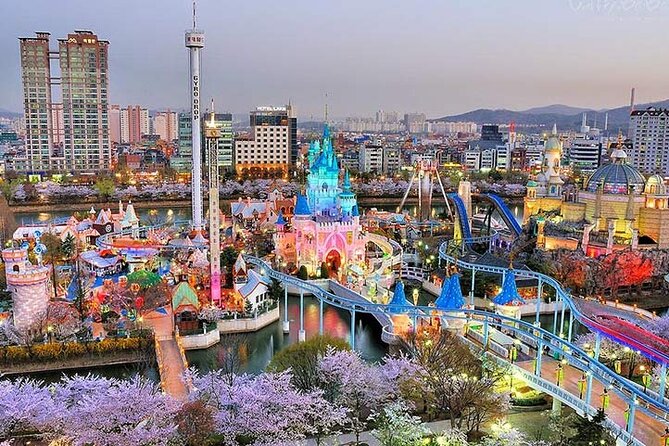 Private tour Lotte World,Tower,Aquarium(All Tickets are included) - A quick Gangnam Style stop near COEX