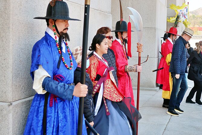 Private Tour : Royal Palace & Traditional Villages wearing Hanbok - Korean Food In Insadong At Midday