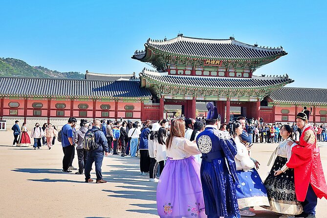 Private Tour : Royal Palace & Traditional Villages wearing Hanbok - 9:00 Pickup And A Private Start