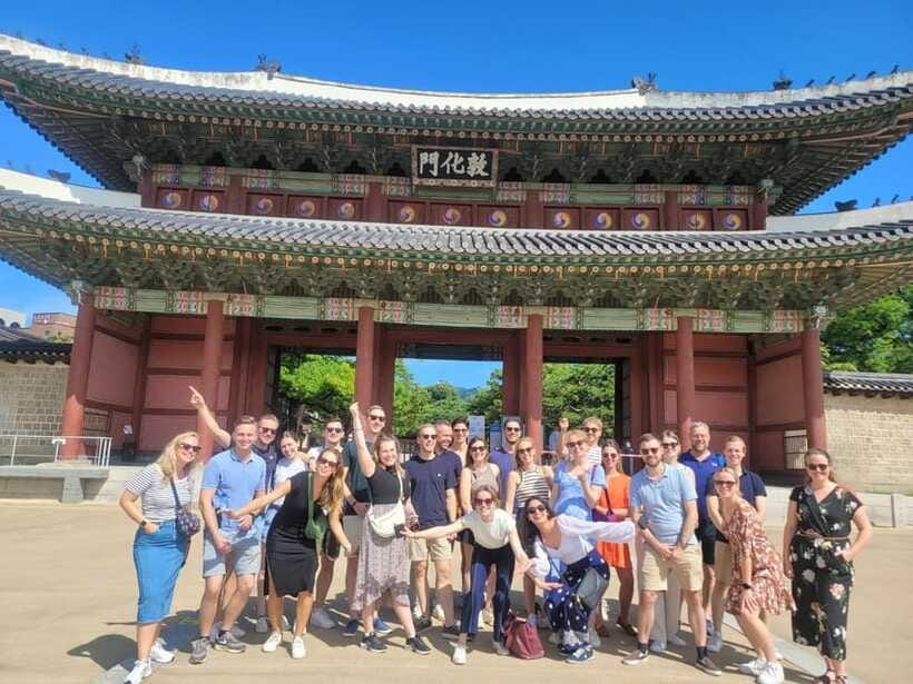Private Van with English Speaking Guide in South Korea - Markets, Palaces, Temples, and Changing Ceremonies