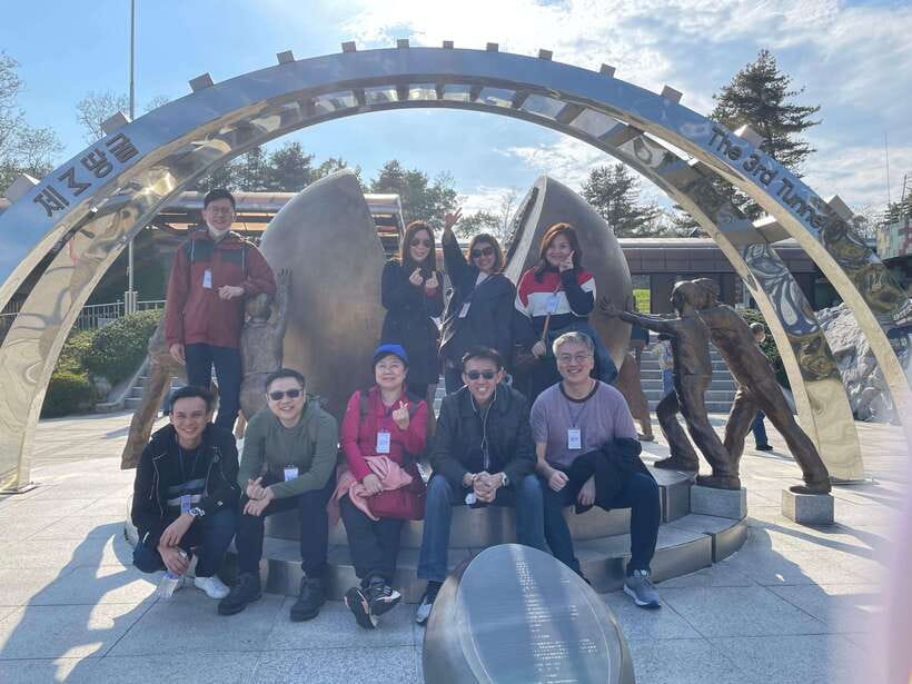 Private Van with English Speaking Guide in South Korea - How the Guides Shape the Experience