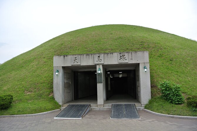 Private World Heritage Gyeongju Taxi Tour - Cheomseongdae, Daereungwon, and the Royal Tombs
