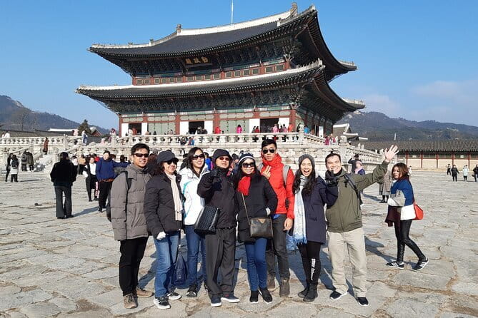 Seoraksan and Cherry Blossom Lake 1 day trip from Seoul - Shinheungsa Temple adds a cultural stop