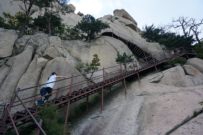 Seoraksan National Park Ulsanbawi Hiking from Seoul - What the private format really adds