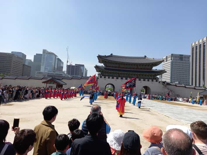 Seoul: 4-Hour Guided Tour to Palace, Bukchon, Jogyesa Temple - Five things to know before booking