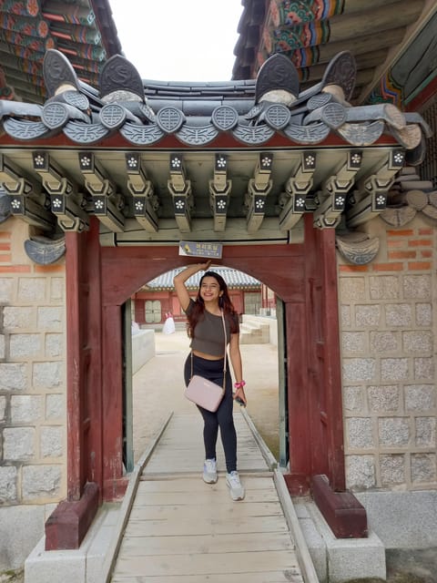 Seoul: 4-Hour Guided Tour to Palace, Bukchon, Jogyesa Temple - Price, timing, and extra costs