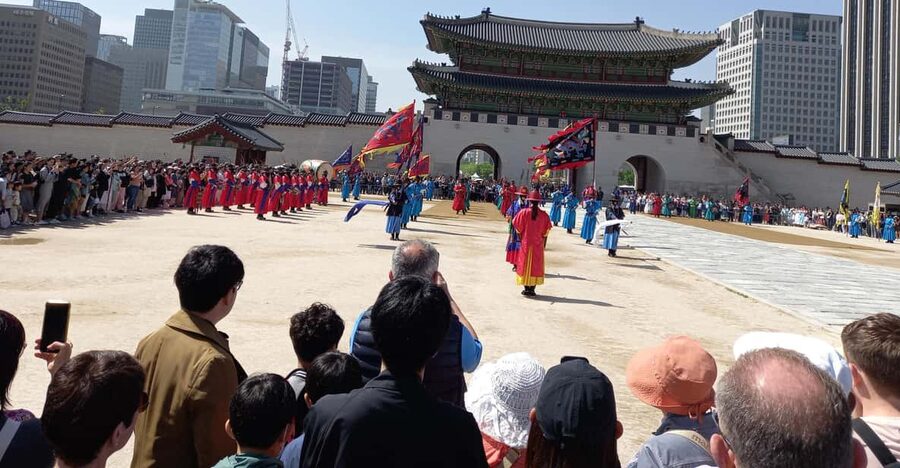 Seoul: 4-Hour Guided Tour to Palace, Bukchon, Jogyesa Temple - The National Folk Museum and ordinary Joseon life