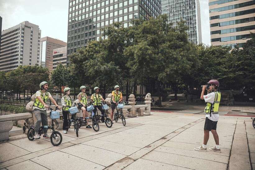 Seoul: Afternoon Ebike tour and "Happy Hour" food and drinks - Starting near Jonggak and Gwanghwamun