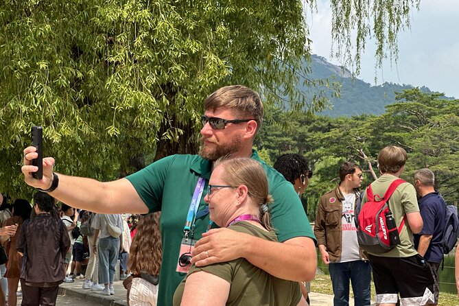Seoul City Half Day Tour-Gyeongbok Palace Guard Changing Ceremony - The Ginseng Center: The Tour’s Clear Weak Spot