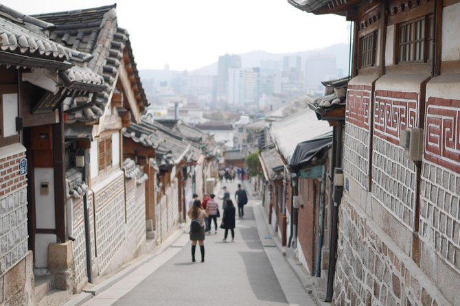 Seoul City Private Full-Day Tour Including Lunch - Walking, transport, and group size