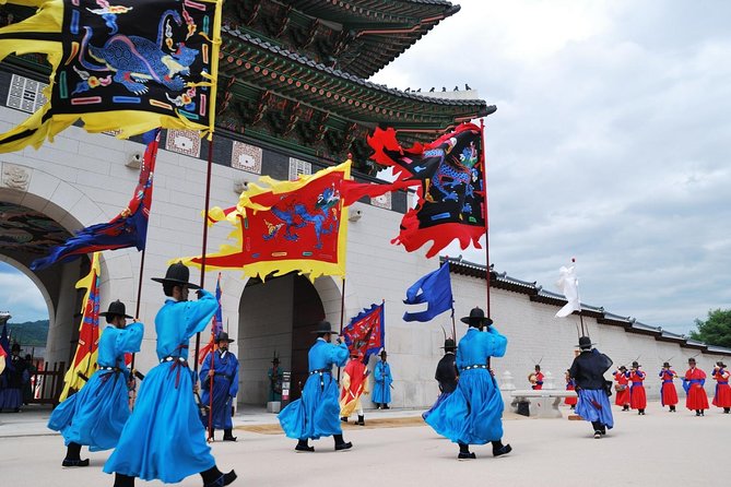 Seoul City Sightseeing Tour Including Gyeongbokgung Palace, N Seoul Tower, and Namsangol Hanok Village - Gwanghwamun Gate and the Changing of the Guard