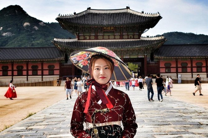 Seoul City Walking Private Tour (3hours) - Gyeongbokgung Palace brings Joseon Seoul to life