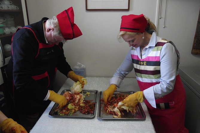 Seoul Cultural Tour - Kimchi Making, Gyeongbok palace with Hanbok - What this Seoul cultural tour actually offers