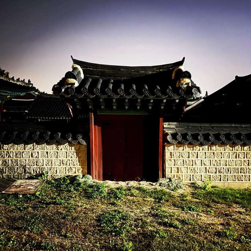 Seoul: Dark Side of the City and Ghost Stories Walking Tour - The hospital site and Seoul’s violent past