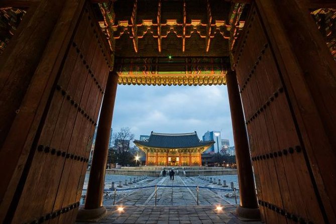 Seoul: Deoksugung Palace Night Tour - Meeting at City Hall at 6:20 or 6:30 p.m.