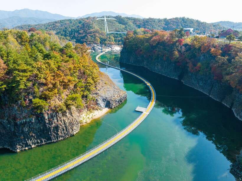 Seoul: DMZ 2nd Tunnel and Suspension Bridge Tour - Meeting at Myeong-dong and settling into the ride